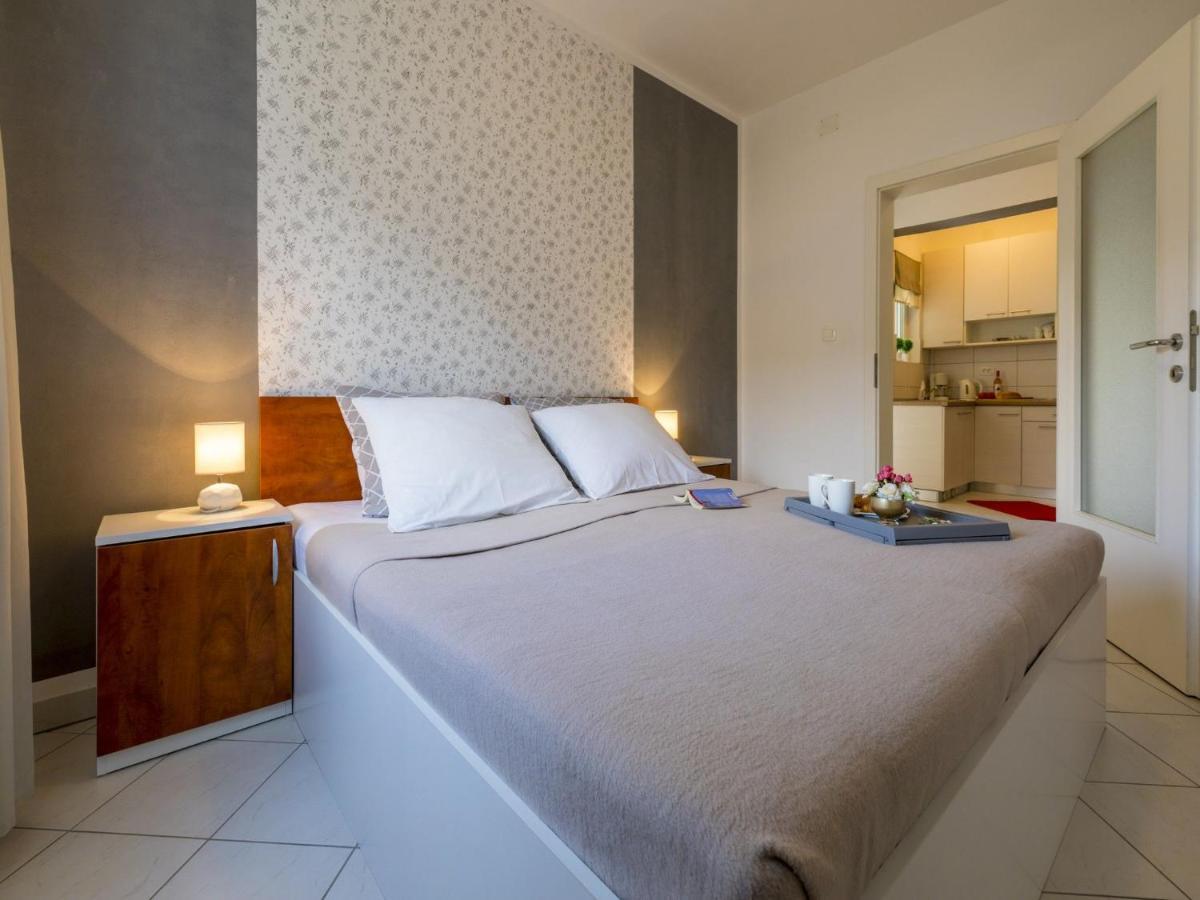 Apartments Rabbit Crikvenica Exterior foto