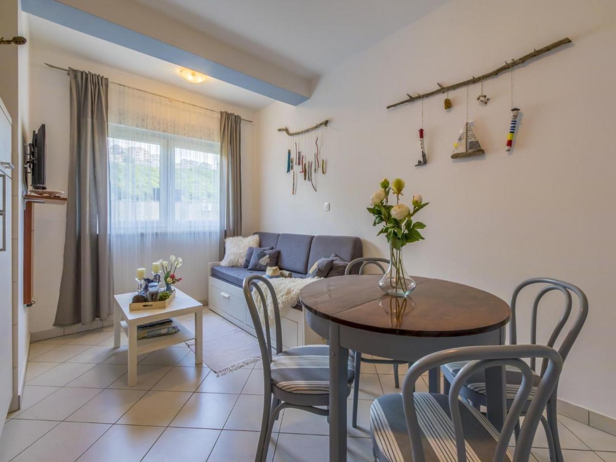 Apartments Rabbit Crikvenica Exterior foto