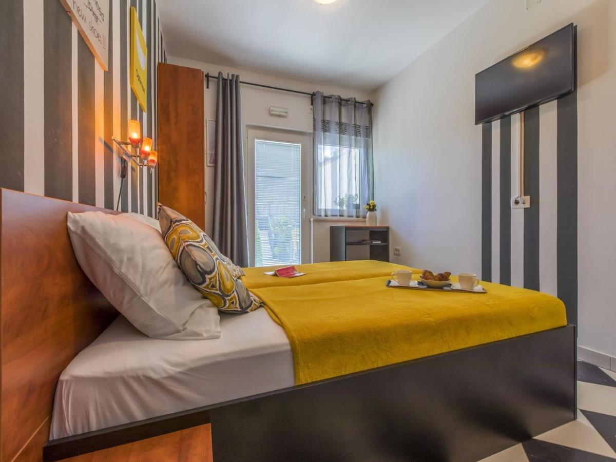 Apartments Rabbit Crikvenica Exterior foto
